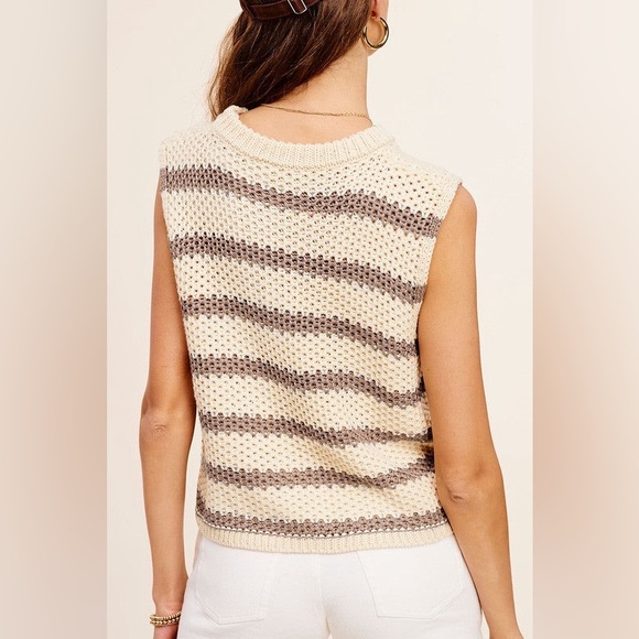 Chunky Stripe Sleeveless Sweater Top - Picture 5 of 6